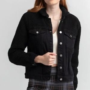 Ashley Vintage Charm Black Sherpa Denim Jean Jacket, Small NWT